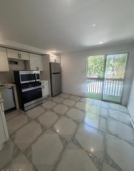 97 Linden Ave #A-C0001 — Photo 2