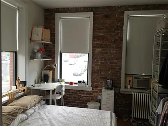 Rented by R New York