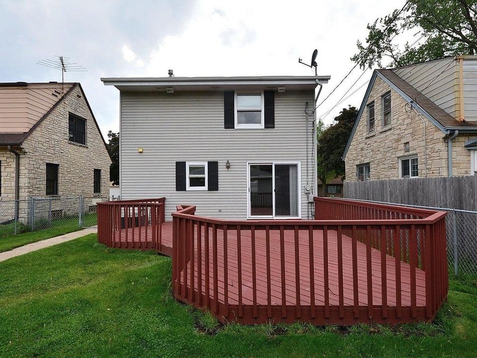 2nd image of 2024 S 107th St