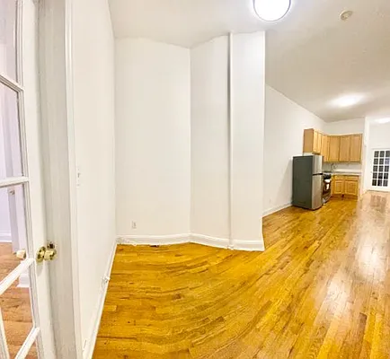 Rented by EastMount Realty LLC | media 2