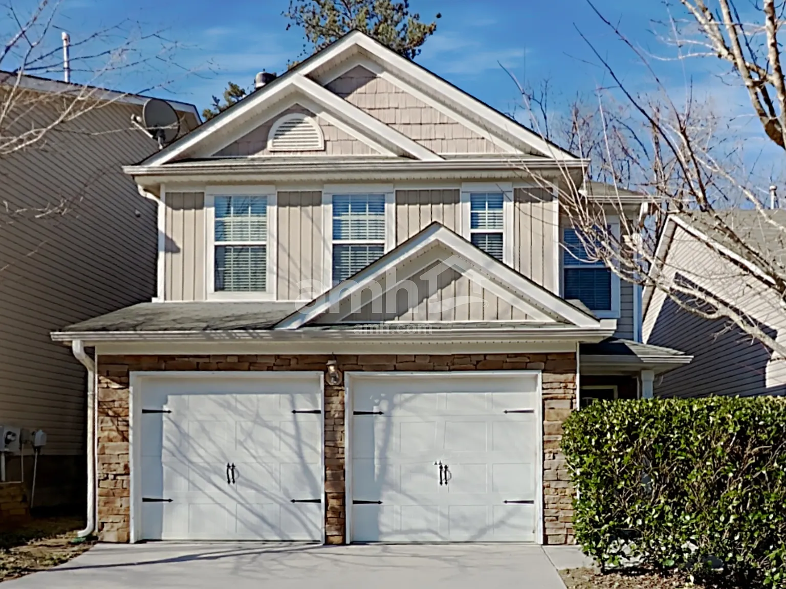 4 bed, 2.5 bath, 1900 sqft, $2,190 — Photo 1