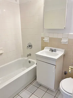 Rented by Paley Management | media 19