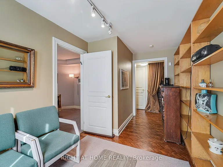25 Clarendon Ave — Photo 28