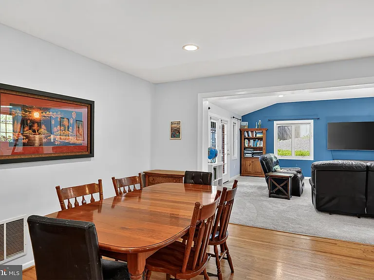 10207 Antietam Ave — Photo 7