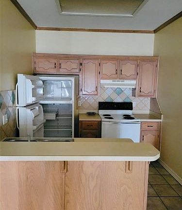 4th image of 603 Buena Vista Dr APT A