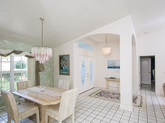 4th image of 276 Rotonda Cir