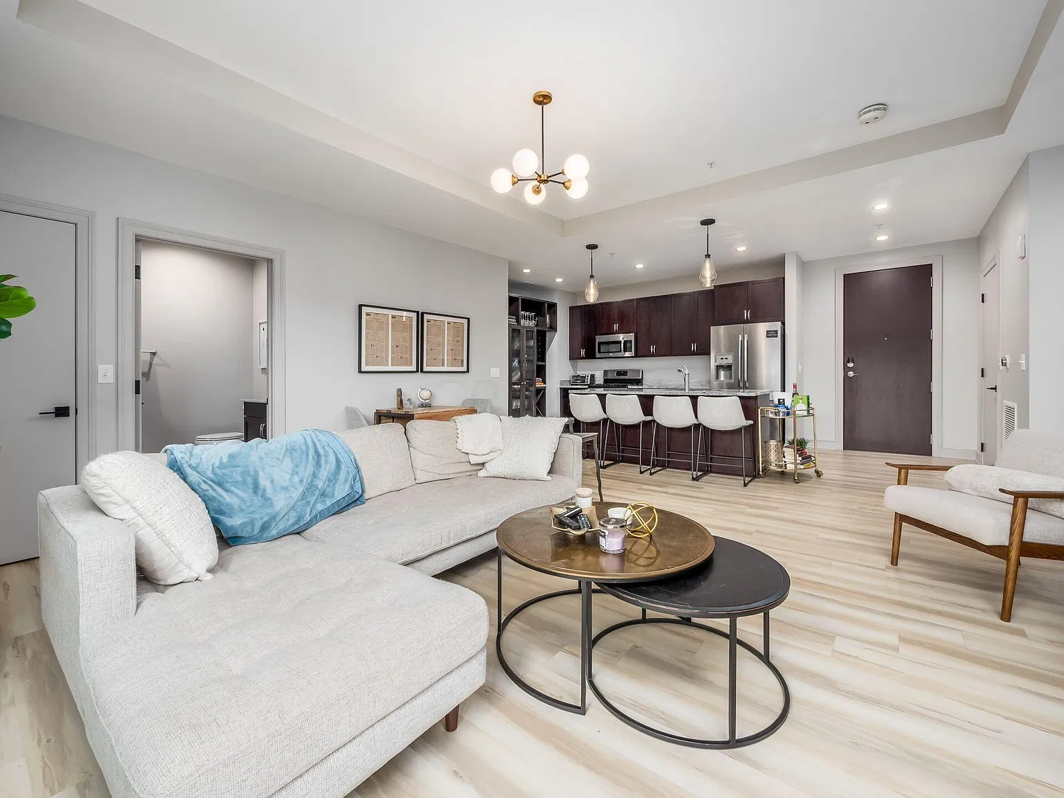 2 bed, 2.0 bath, 1290 sqft, $2,400 — Photo 4