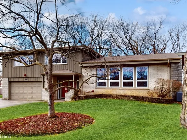 1240 Eaton Ct, Highland Park, IL 60035