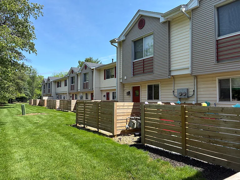 Four Winds Apartments — Photo 22