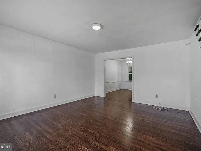 819 20th St NE — Photo 3