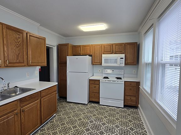 4th image of 501 W King St APT 3