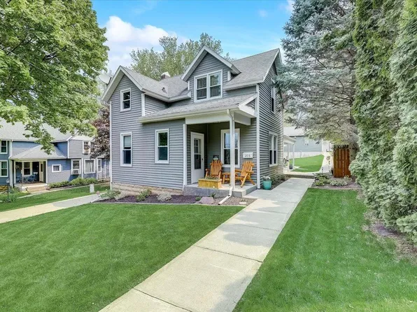 203 North Washington STREET, Mount Horeb, WI 53572