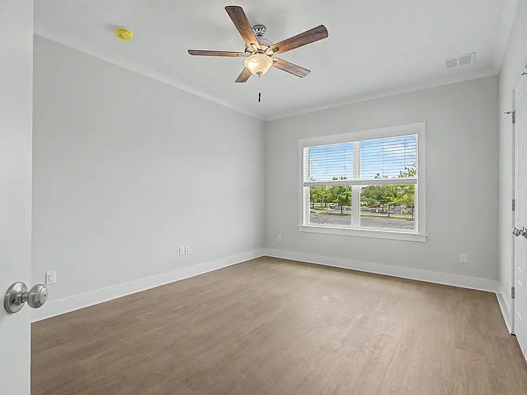 4065 Four Oaks Blvd — Photo 5