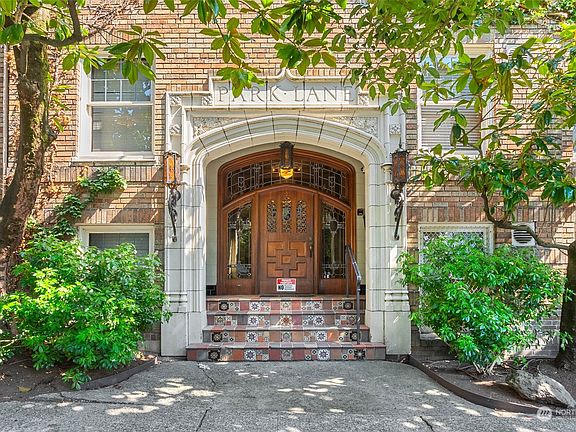2nd image of 400 Boylston Avenue E #401