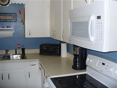 3rd image of 4731 Toledo Ave