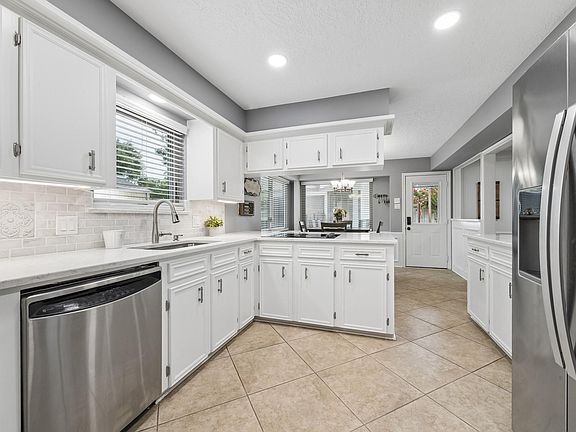 4th image of 3702 Millbridge Dr