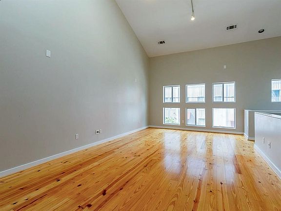 2nd Floor Family Room
