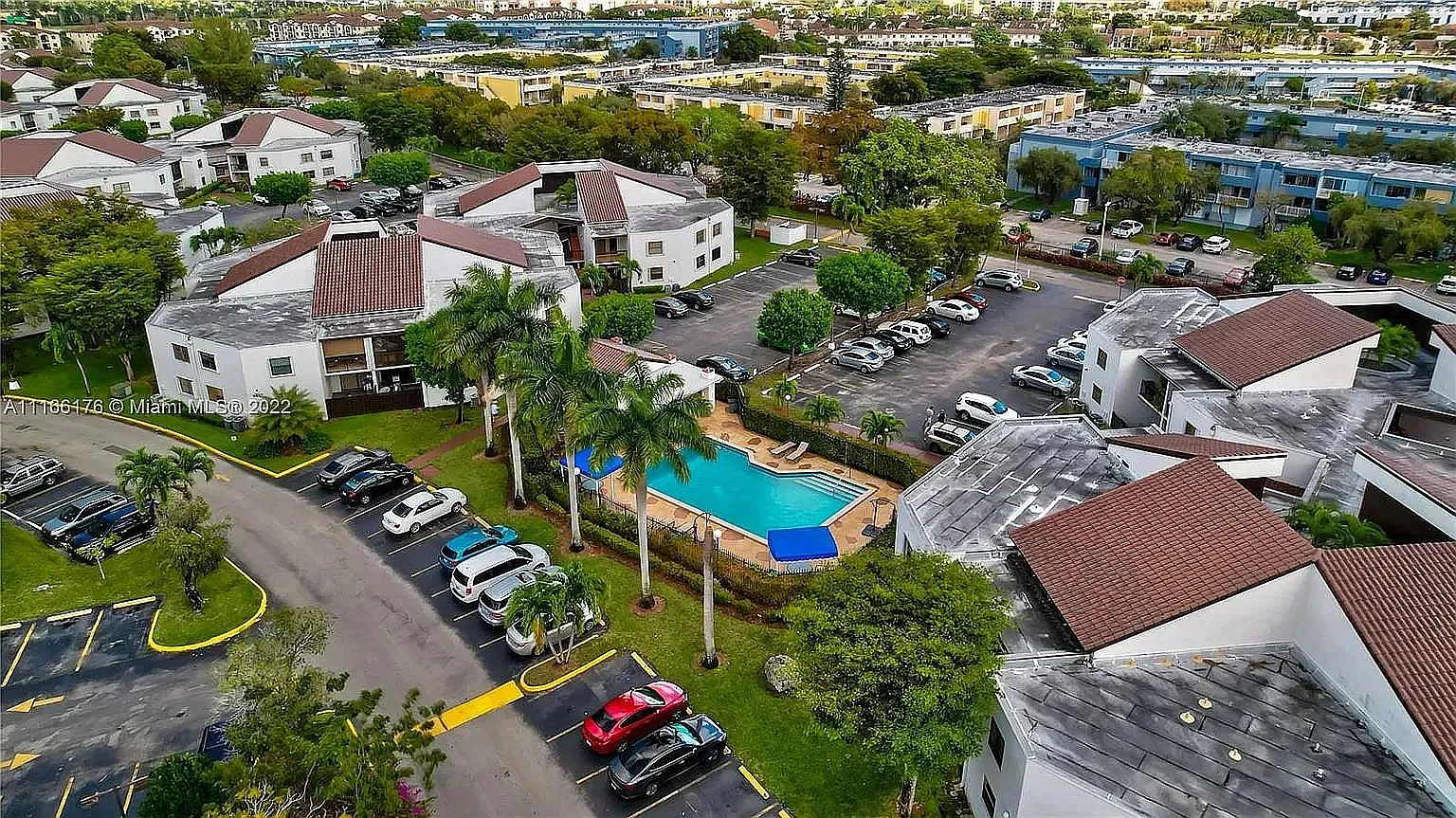 2 bed, 1000 sqft, $2,450 — Photo 1