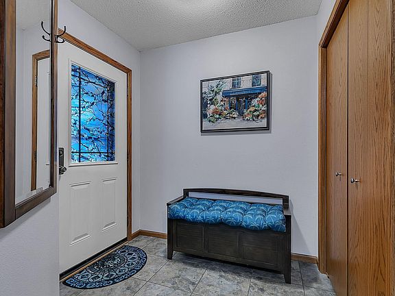 3rd image of 608 Graceview Dr