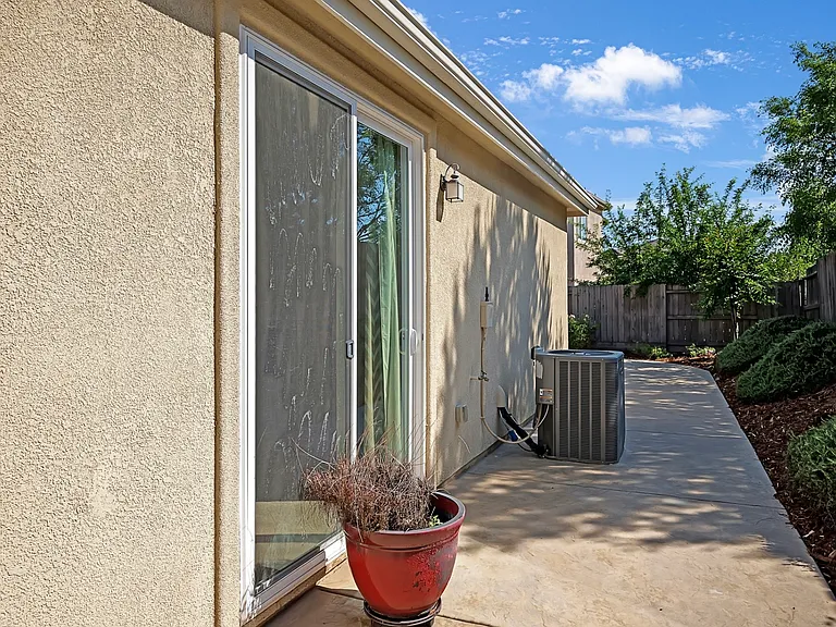 4084 David Loop — Photo 31