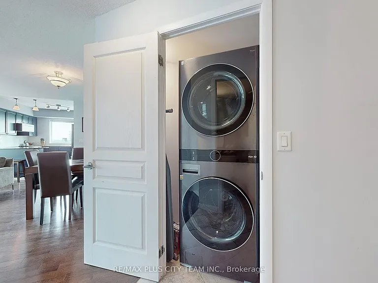 18 Yonge St #2904 — Photo 20