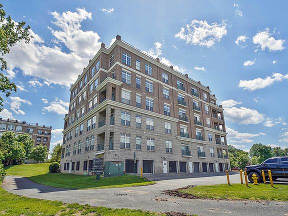2nd image of 820 Belmont Bay Dr APT 303