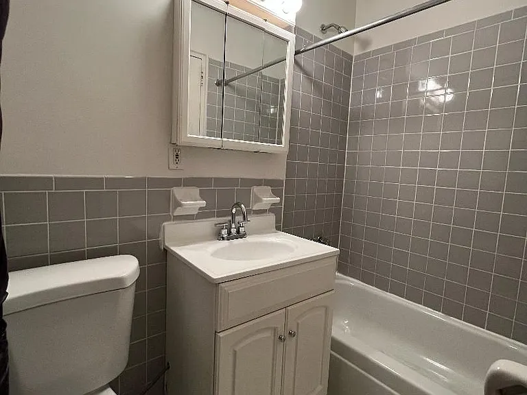 232 E 95th St #2C — Photo 4