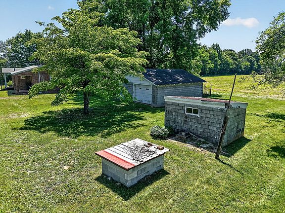 4th image of 389 Lowery Rd