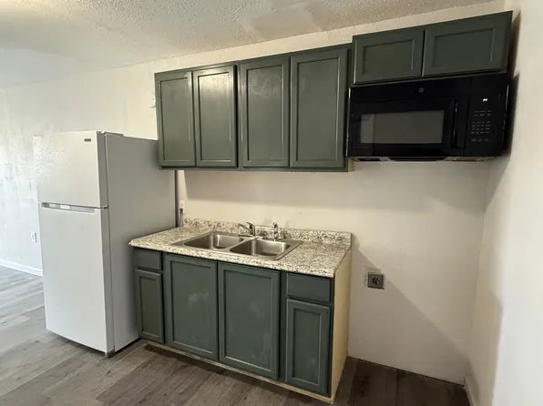 113 Houston Street - D, 502 Houston St, Portland, TX 78374