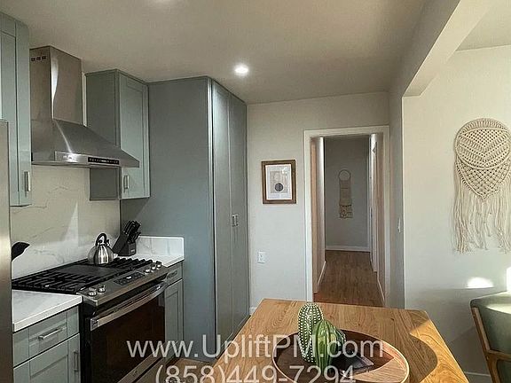 4th image of 3132 30th St