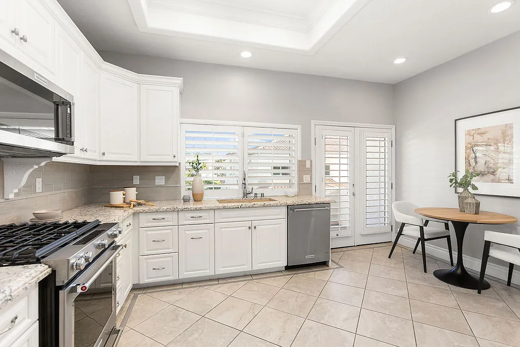 2 bed, 1357 sqft, $5,695 — Photo 3