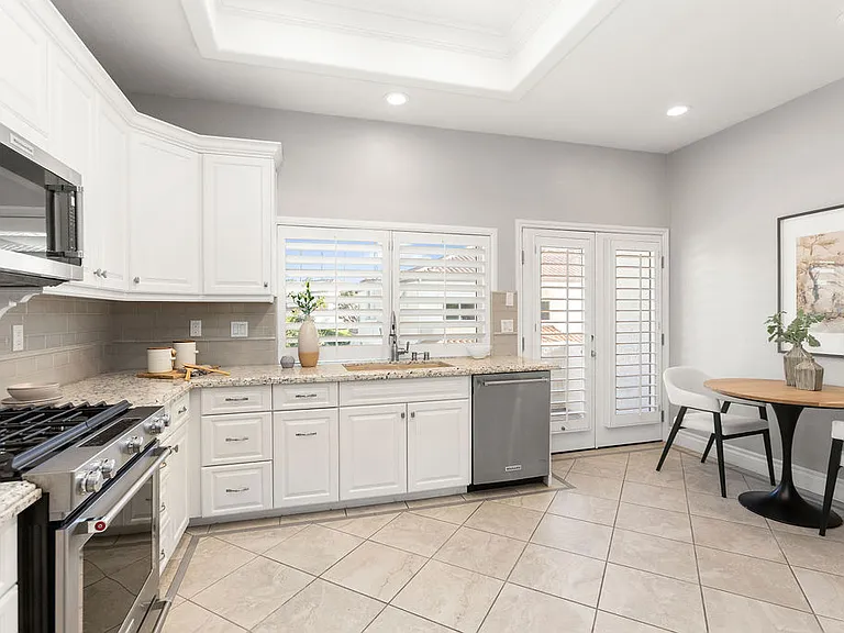 33 Wimbledon Ct — Photo 3