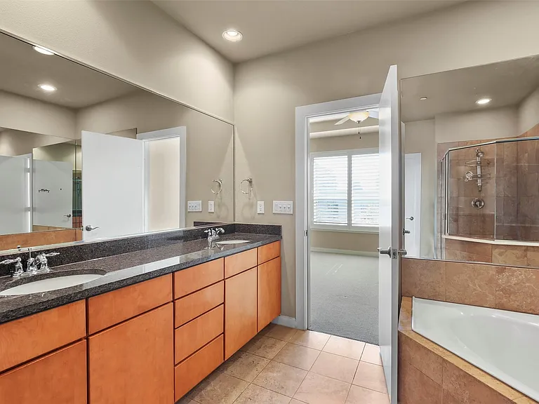 3800 Holland Ave #4 — Photo 8