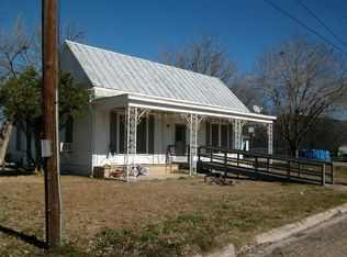 1310 20th St, Hondo, TX 78861