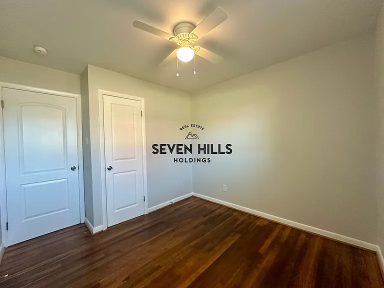 1007 Kinney St — Photo 8