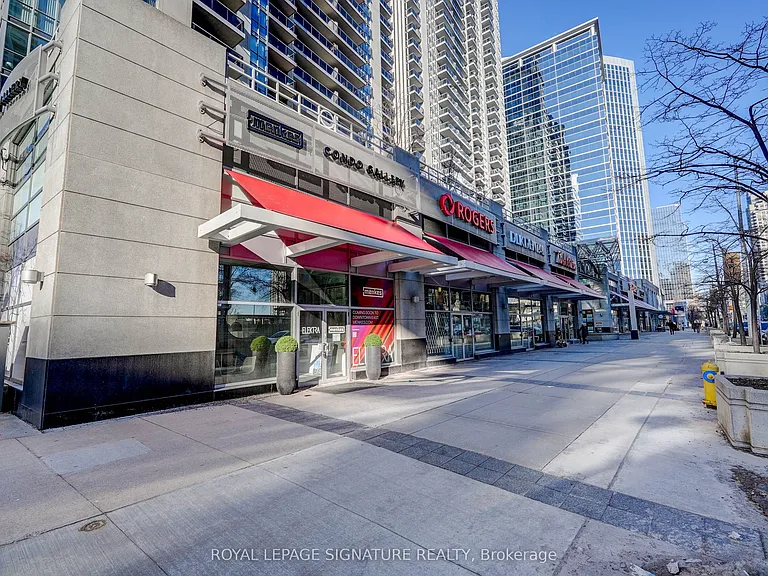 4968 Yonge St #712 — Photo 37