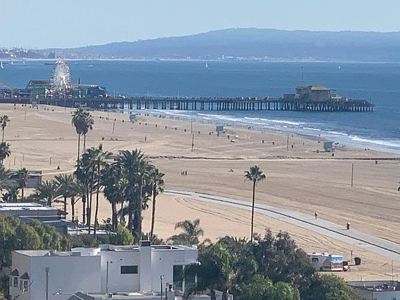 2nd image of 201 San Vicente Blvd #A