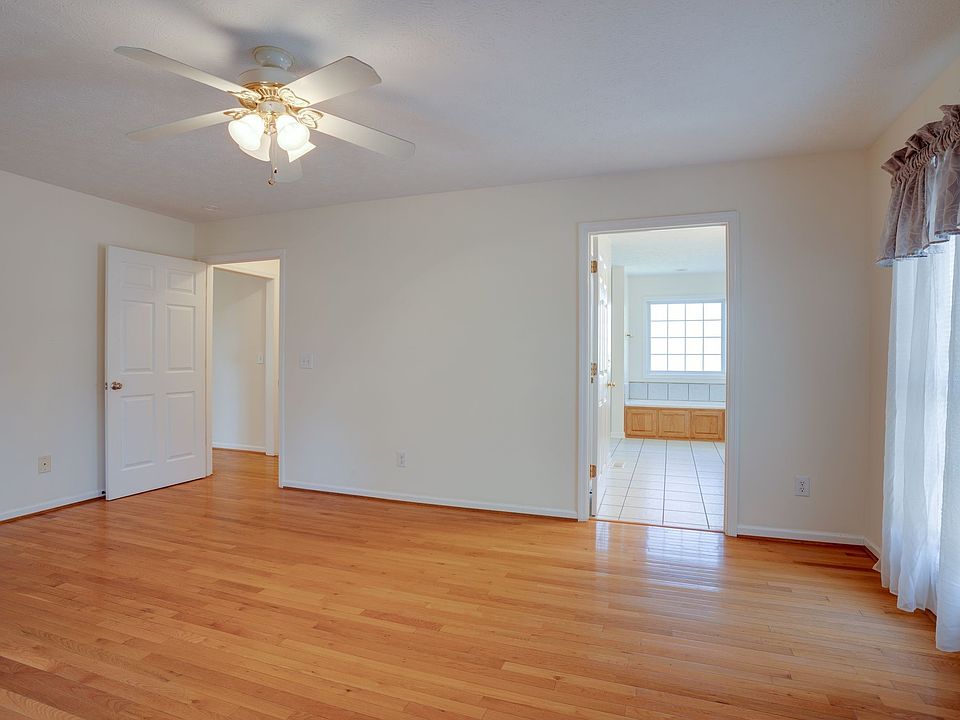 13th image of 134 N Harris Rd