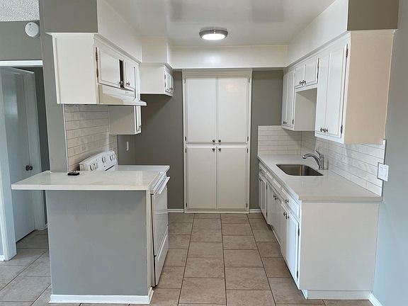4th image of 255 Temple Ave APT 8
