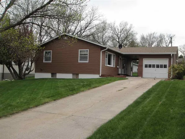 902 W 10th St, McCook, NE 69001