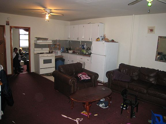 Living Room/ Kitchen