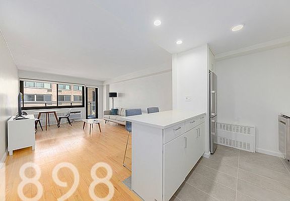 4th image of 135 W 96th St #12BB