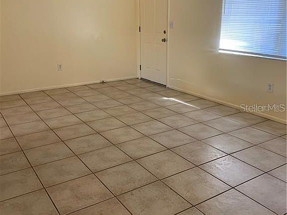 4th image of 15701 Waverly St #1
