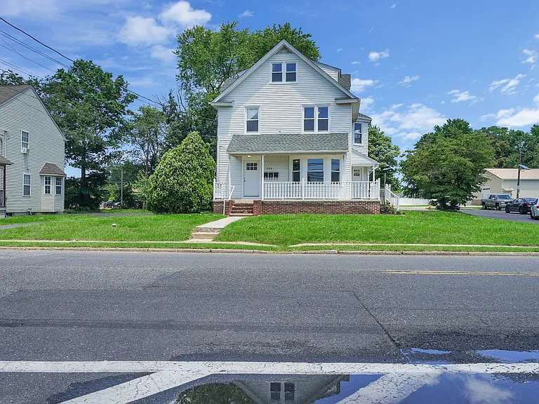 121 E Browning Rd #2 — Photo 2