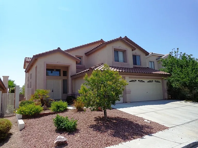10445 Niagara Falls Ln — Photo 1
