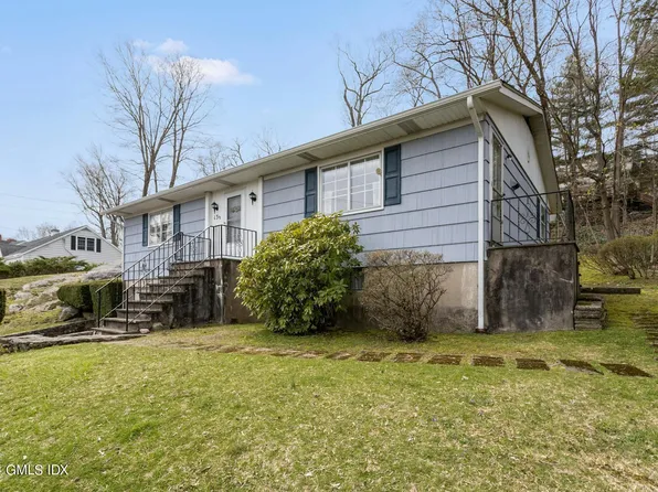 13 1/2 Hickory Dr, Greenwich, CT 06831