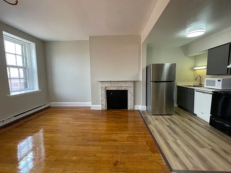 802 Cathedral St #5 — Photo 4