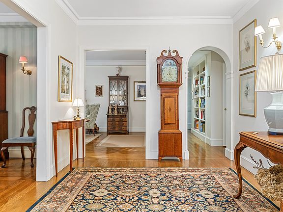 4th image of 1088 Park Ave #6E