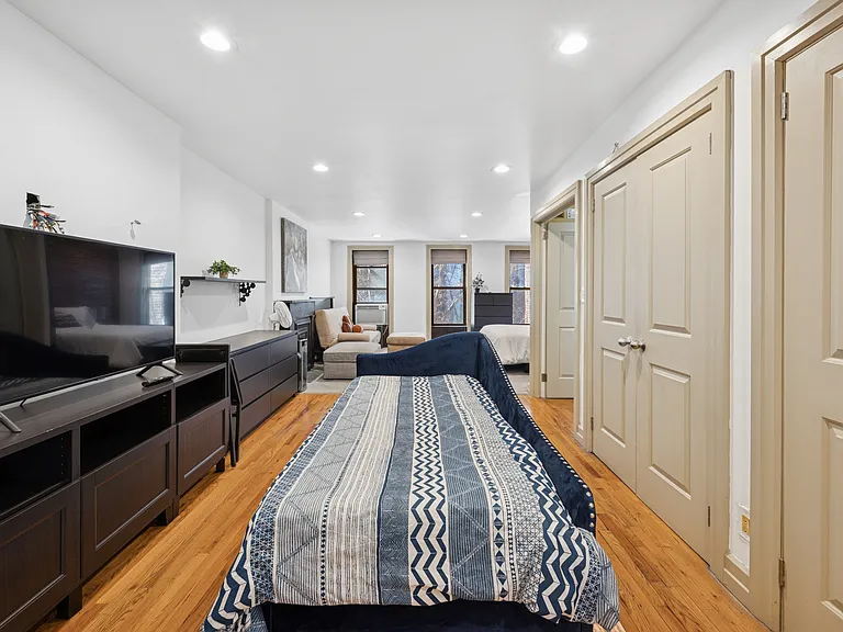 591 Walton Ave #2 — Photo 12