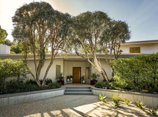 3833 Hayvenhurst Dr, Encino, CA 91436